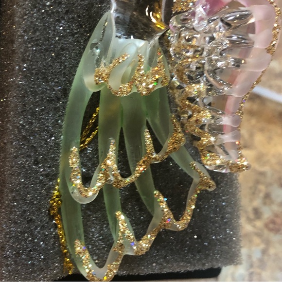 Unique Treasures Hand Made, Hand Spun Multi-Color Glass Angel Ornament - Picture 5 of 11